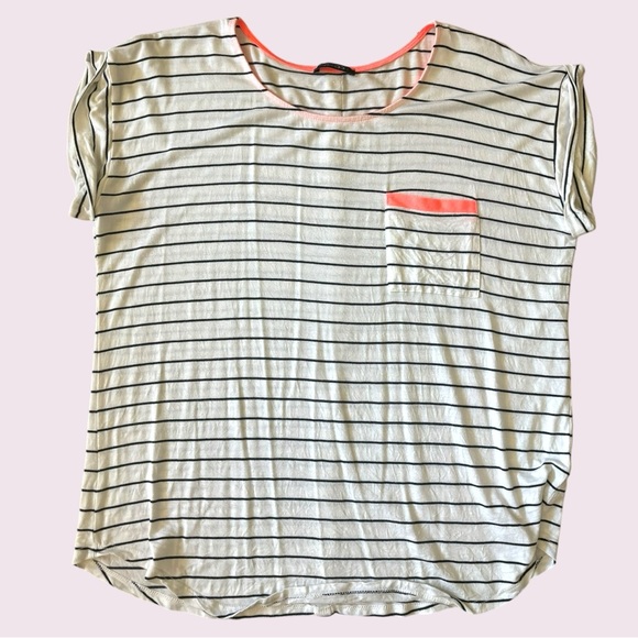 Papermoon One Pocket Button Back Knit Tee - Picture 6 of 9